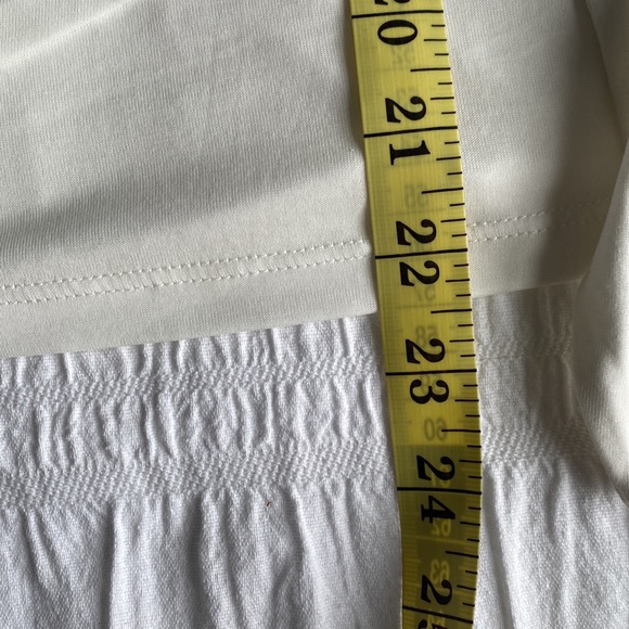 Lucky Brand 🍀 short sleeved ivory v neck top with wrap style & side tie. Size S - Picture 12 of 13